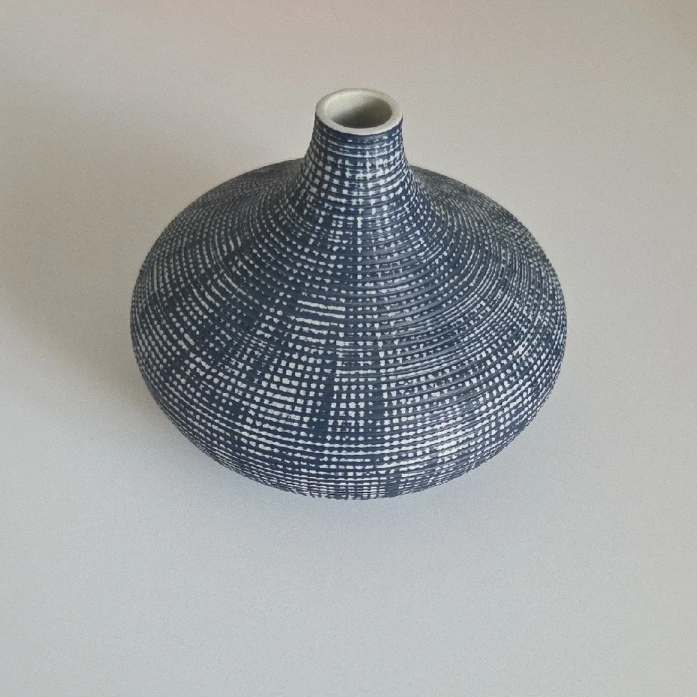 Handcrafted Navy Blue Ceramic Vase – Decorative Home Art - Picture 1 of 2